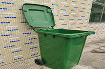 学会垃圾分类合理运用环卫塑料垃圾桶对于环保是至关重要的事情